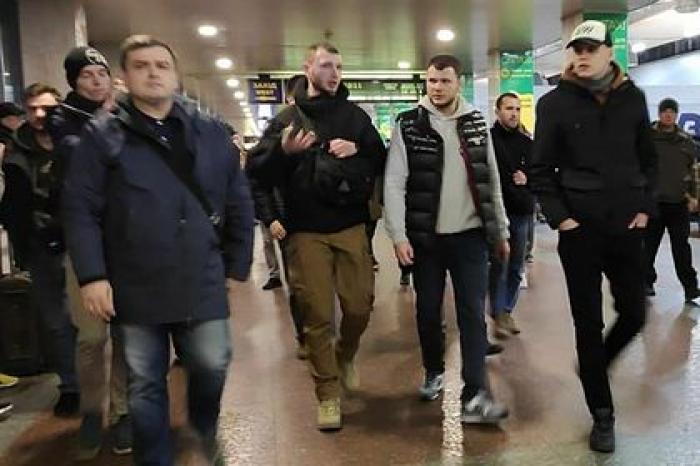 Украинский министр провел рейд против «цыганских банд» вместе с неонацистами