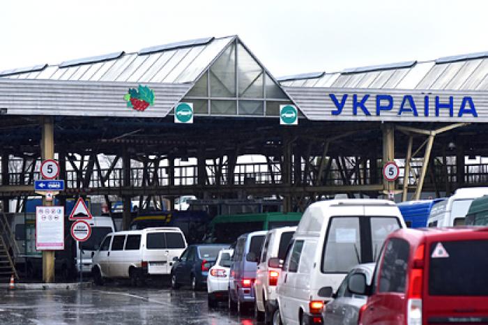 Украинцы пошли на штурм границы с Польшей из-за коронавируса