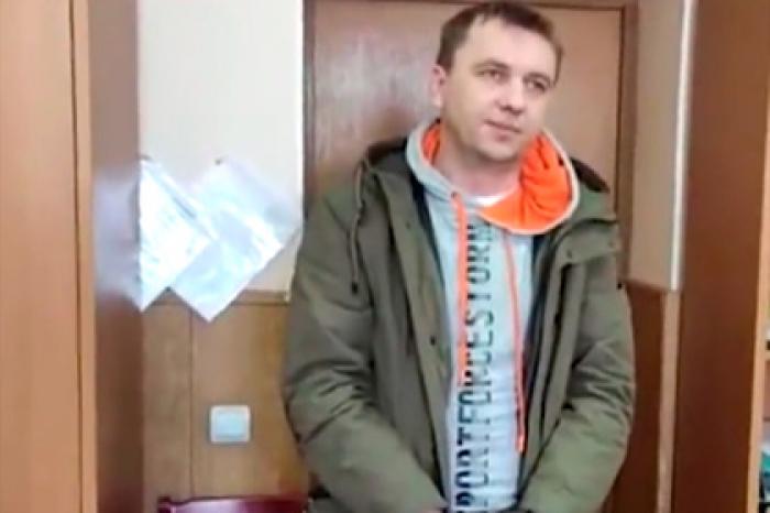 Укравший миллионы российский дворецкий прокутил их в саунах с женщинами за месяц