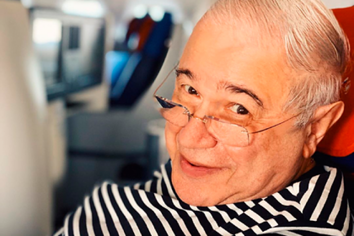 Ургант поздравил Петросяна с сыном и восхитился его активностью в 74 года