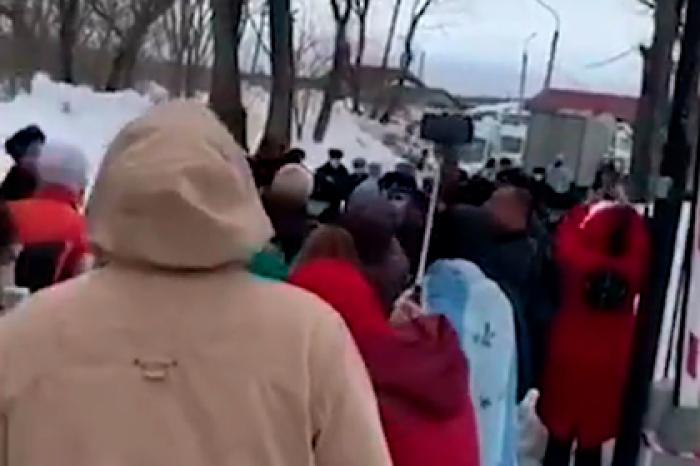 Вернувшихся из Таиланда россиян заперли в детском лагере из-за коронавируса