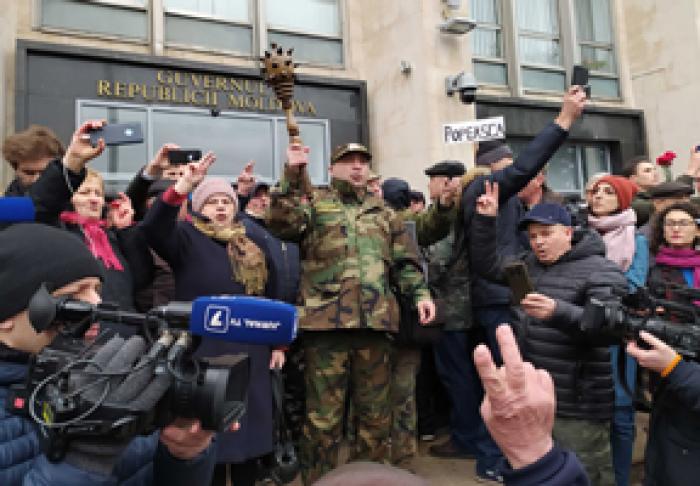 ВЕТЕРАНЫ И РЯД РУКОВОДИТЕЛЕЙ УНИОНИСТСКИХ ПАРТИЙ УСТРОИЛИ ПРОТЕСТ В КИШИНЕВЕ
