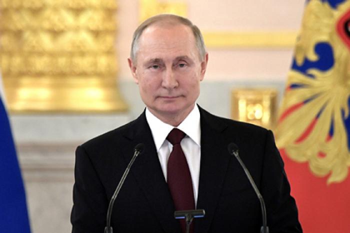 В Кремле рассказали об отношении Путина к созданию культа его личности