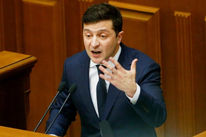 Зеленский задумал ввести чрезвычайное положение на Украине