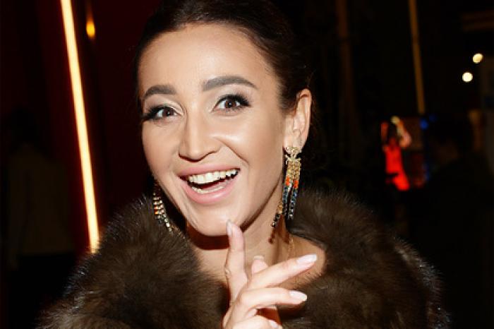 Бузова разоткровенничалась о личной жизни перед Степаненко