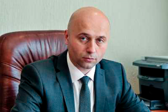 Глава Хакасии отстранил задержанного за взятку заместителя