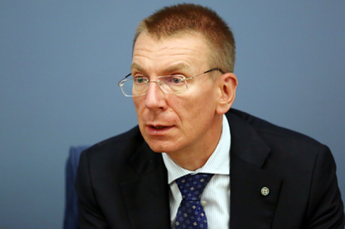 Латвийцы ополчились на главу МИД за русский язык