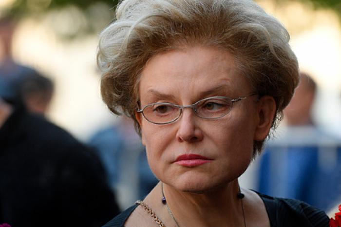 Малышева рассказала о риске заражения коронавирусом через посуду