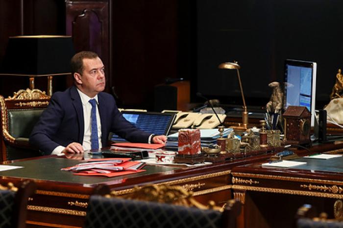 Медведев оценил работу россиян на удаленке