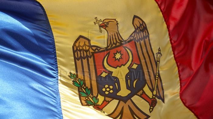 Молдавские политики и чиновники поздравили соотечественников с Днем государственного флага