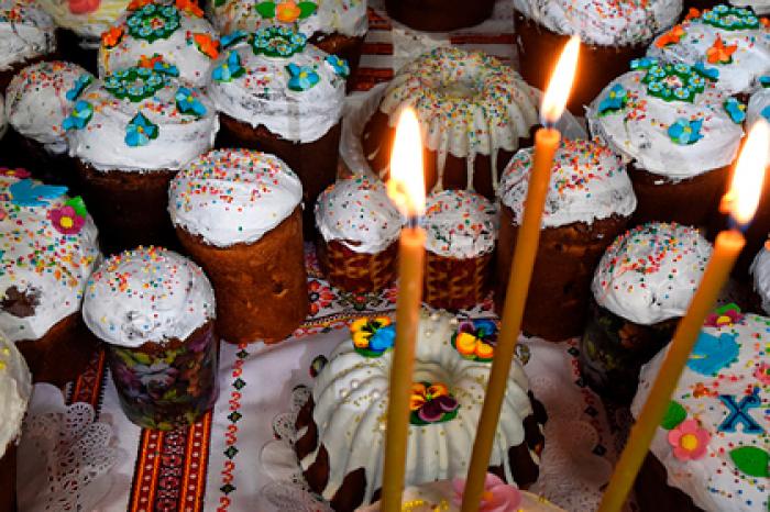 На Украине запустят бесплатную доставку освященных куличей к Пасхе