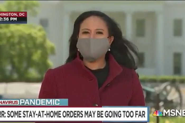 Осветительные приборы упали перед журналисткой в прямом эфире