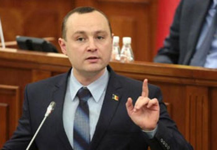 ПАРТИЯ СОЦИАЛИСТОВ ПРОПУСТИЛА ЗАСЕДАНИЕ ПАРЛАМЕНТА В ЗНАК ПОДДЕРЖКИ АНТИКРИЗИСНЫХ МЕР ПРАВИТЕЛЬСТВА