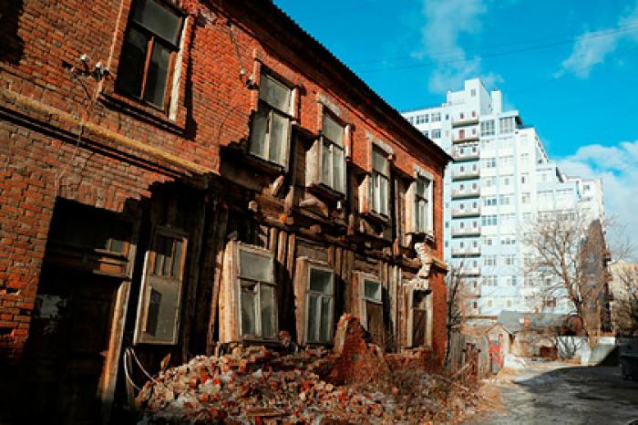 Переселение граждан из аварийного жилья предложили ускорить