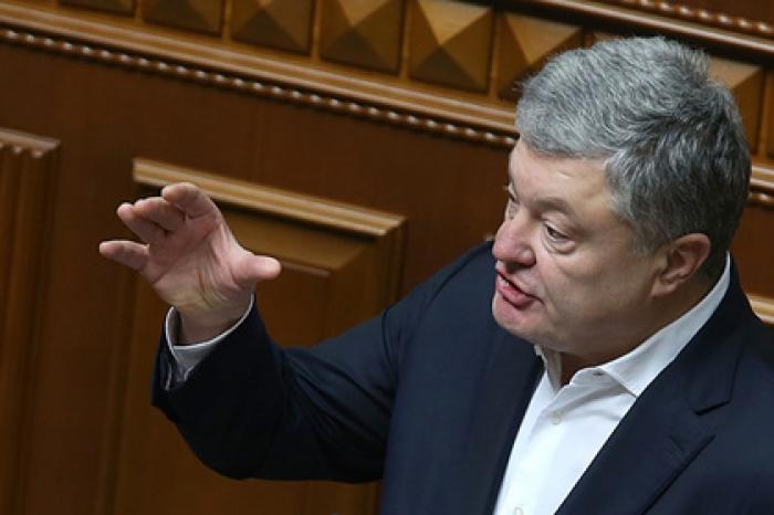 Порошенко порассуждал о Саакашвили и табуретке Зеленского