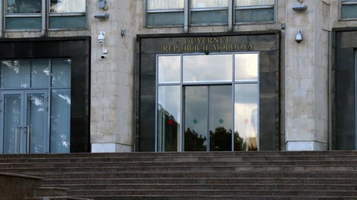 Правительство одобрило получение кредитов от МВФ и России