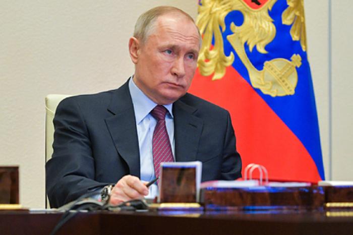 Путин поддержал идею в первую очередь обеспечить вакциной от коронавируса врачей