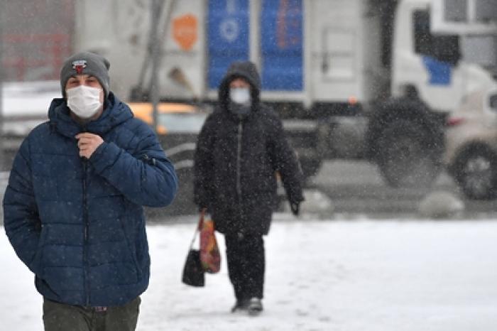 Россиян призвали не подходить друг к другу ближе чем на метр из-за коронавируса