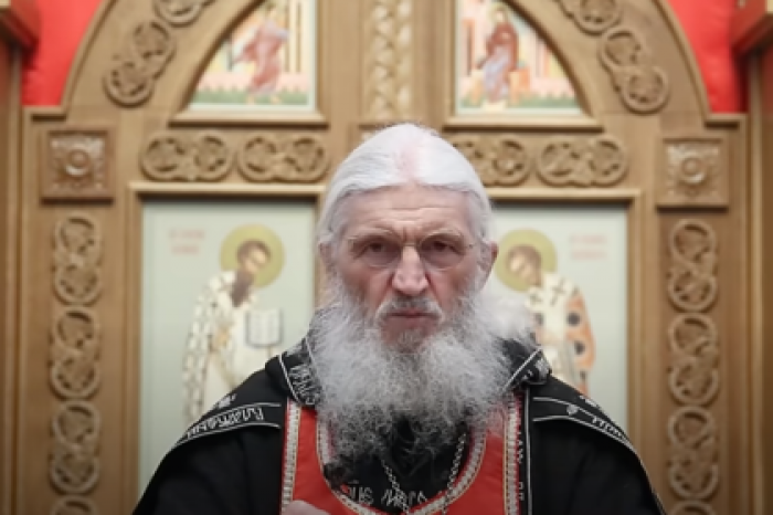 Российский священник проклял сторонников закрытия храмов из-за коронавируса