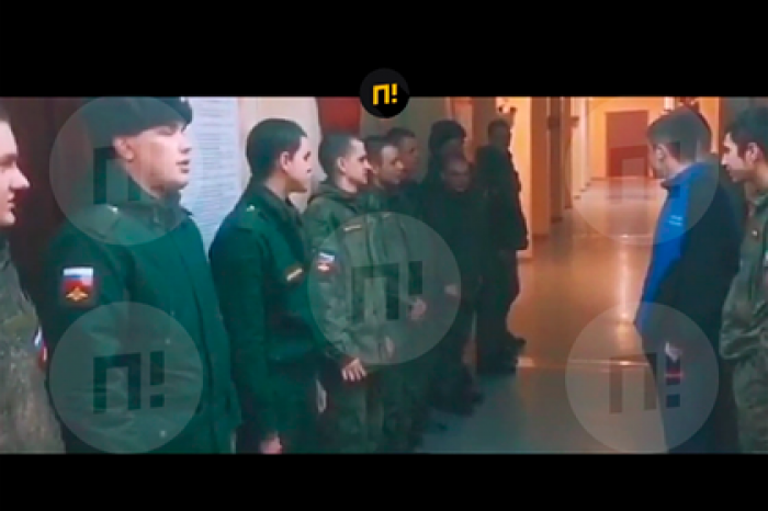 Солдаты из Чечни заставили сослуживцев скандировать «служим Ичкерии»