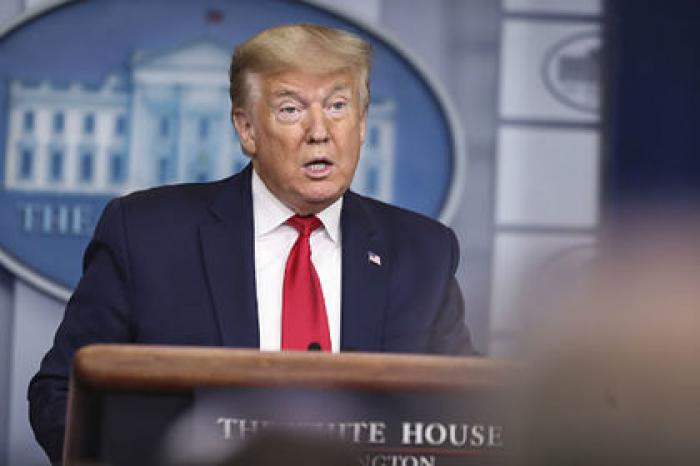 Трамп назвал фейком ноябрьский доклад разведки о пандемии коронавируса