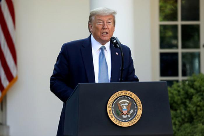 Трамп пообещал приостановить иммиграцию в США