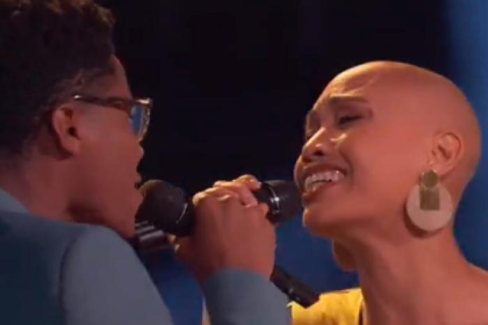 Участники «Голоса» устроили «самый сексуальный» поединок на сцене