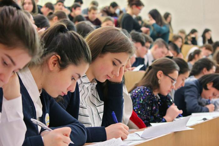 В России захотели пересмотреть стоимость обучения студентов