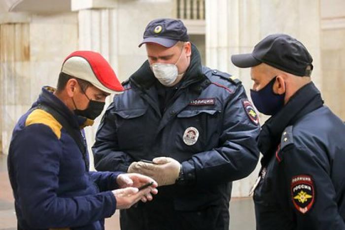 За первый день режима спецпропусков в Москве выписали две тысячи протоколов