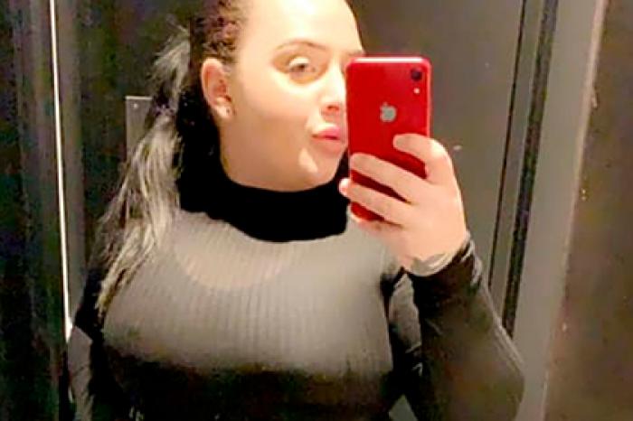 Женщина рассказала про «лопнувшую» после неудачной операции грудь