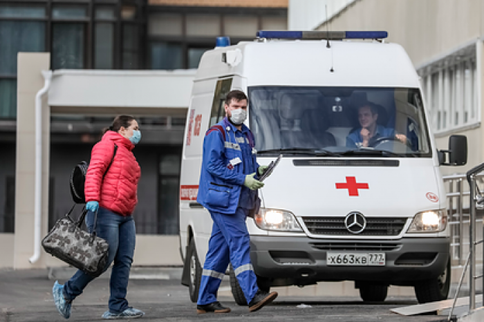 Число случаев заражения коронавирусом в России превысило 379 тысяч