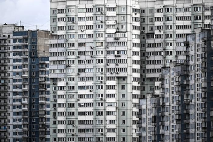 Двое детей выпали из окна и разбились в Москве