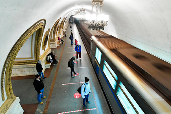 Москвичей без перчаток и масок в транспорте 12 мая накажут предупреждением