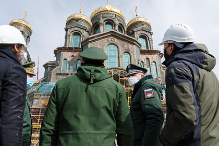Мозаику с Путиным убрали из храма Минобороны