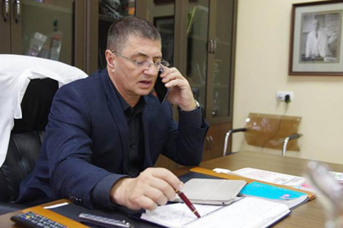 Мясников поразмышлял о «черных метках» и «оберегах» от коронавируса