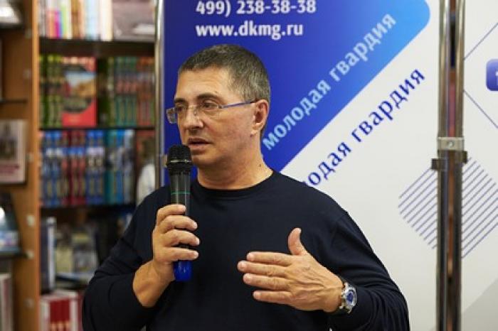 Мясников прокомментировал информацию о смертельных инъекциях и чипировании
