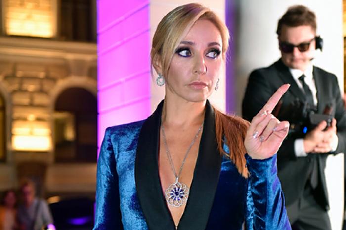 Навка рассказала о «принесшем с работы» коронавирус Пескове