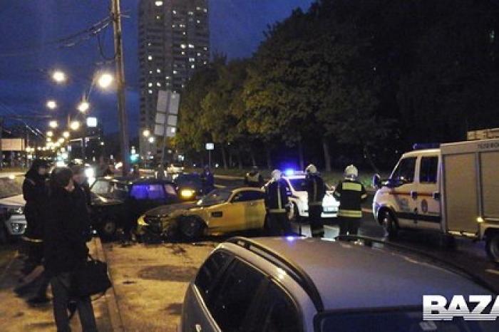 Назван виновник аварии в Москве с одной из самых дорогих моделей Mercedes