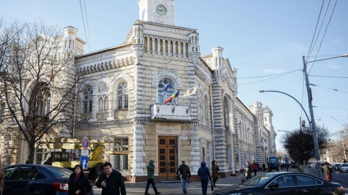Одних освободят от сборов, других заставят раскошелиться: Мунсовет одобрил пакет антикризисных мер
