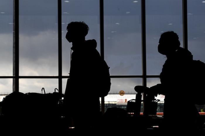 Призыв Мишустина воздержаться от поездок за границу встревожил россиян