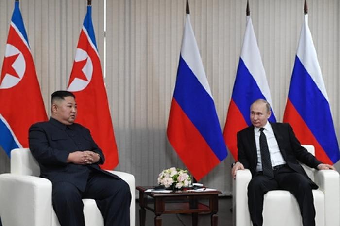 Путин наградил Ким Чен Ына медалью