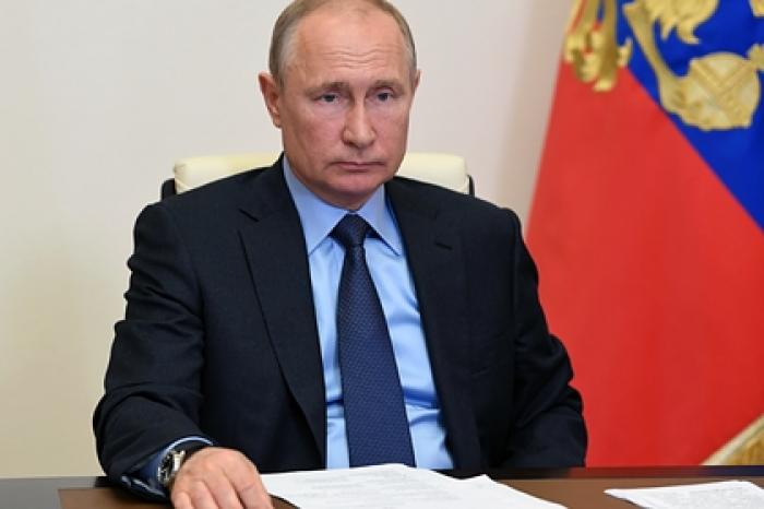 Путин поручил сохранить самоизоляцию для россиян старше 65 лет