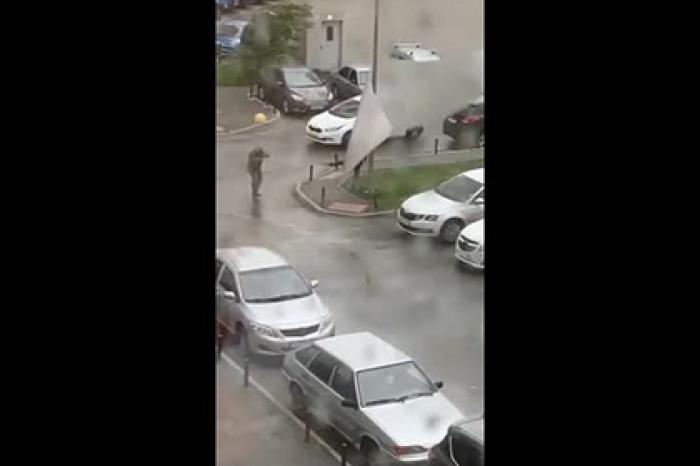 Разрушительный ураган в российском городе сняли на видео