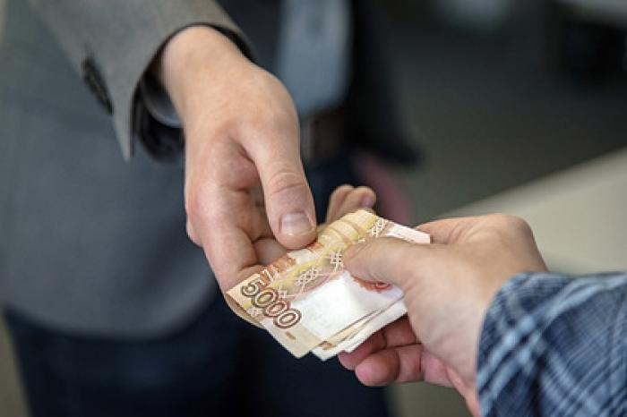 Россиян попробуют избавить от зарплат ниже МРОТ