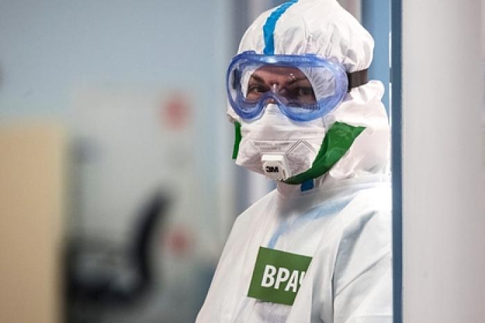 Рост случаев коронавируса в российском регионе связали с 30-градусной жарой