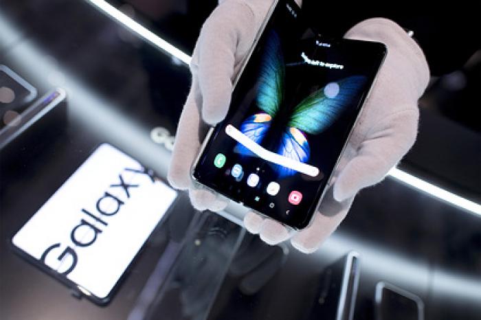 Samsung вернет съемные аккумуляторы в смартфоны