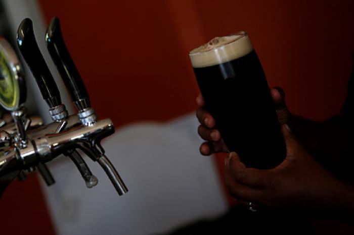 Семья сварила самодельное пиво из-за карантина и погибла