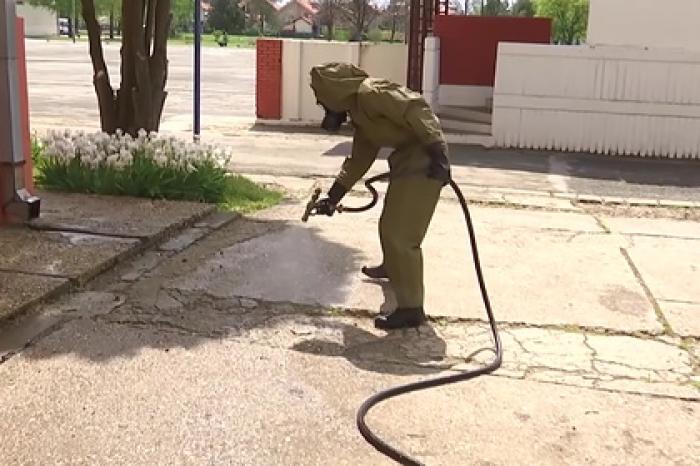 Сербия смягчила режим ЧП из-за коронавируса
