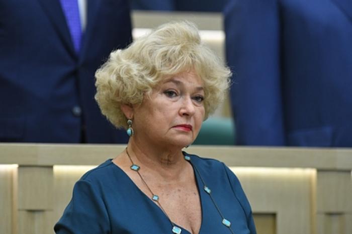Собчак рассказала о лечении перенесшей пневмонию матери