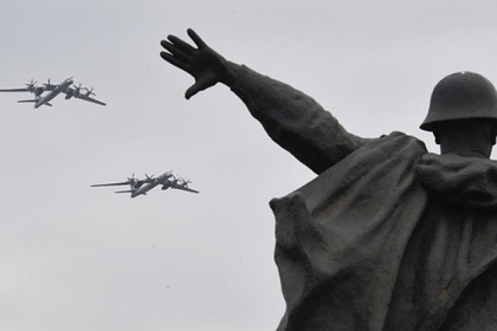 Стратегические бомбардировщики взяли курс на Москву